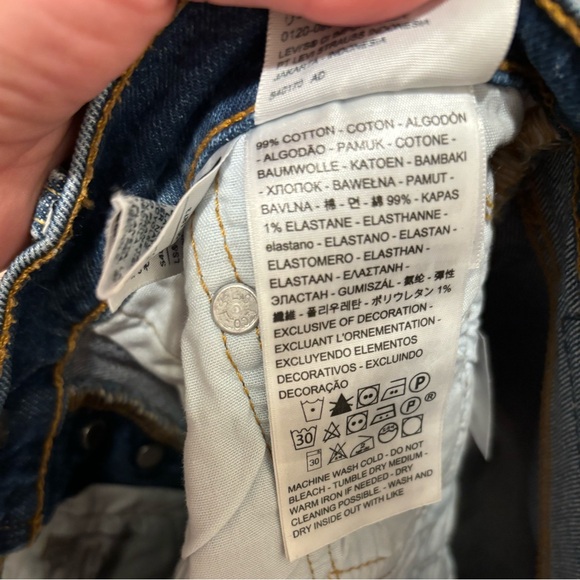 Levi’s Jean shorts - Picture 6 of 7